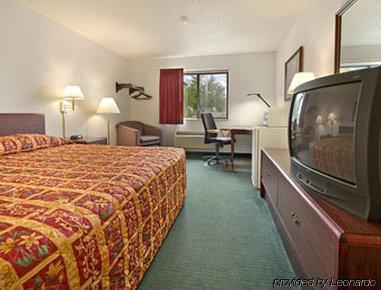 Super 8 By Wyndham Crystal Lake Oda fotoğraf